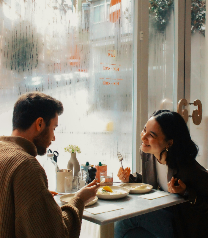 couple on date at diner